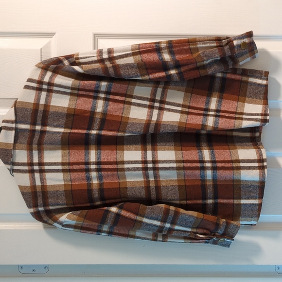 Button Up Shirt - Picture 4 of 4